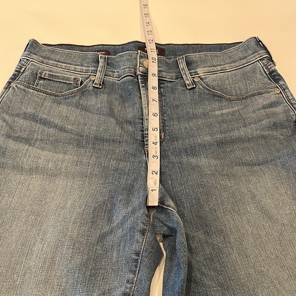 NYDJ Marilyn Crop Size 12 - Picture 5 of 16